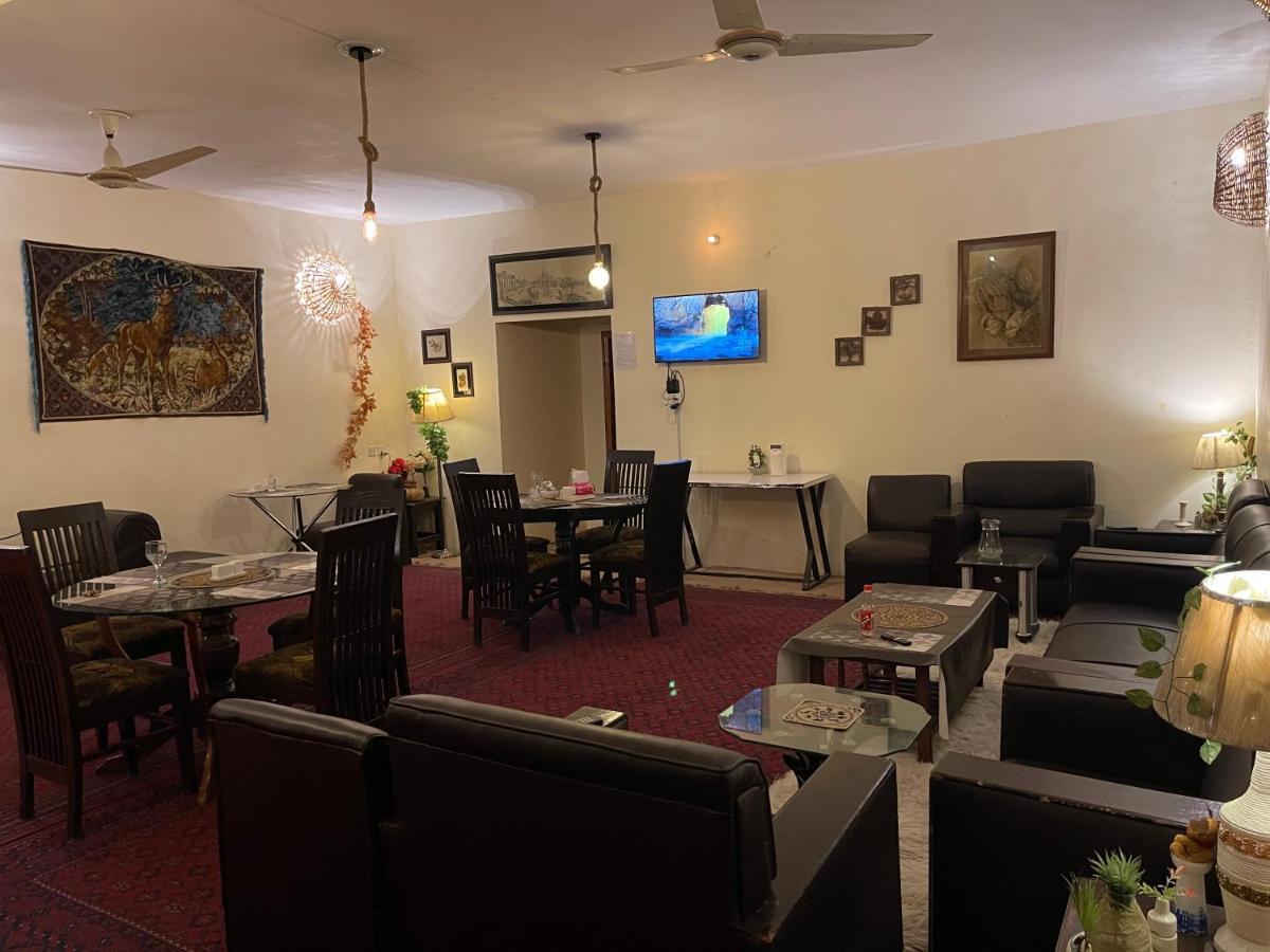 Duroyo Hotel Gilgit Ngoại thất bức ảnh