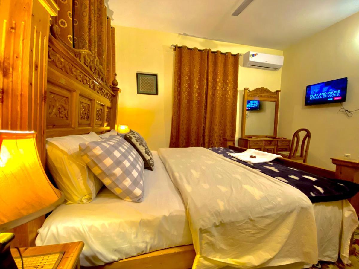 Duroyo Hotel Gilgit Ngoại thất bức ảnh